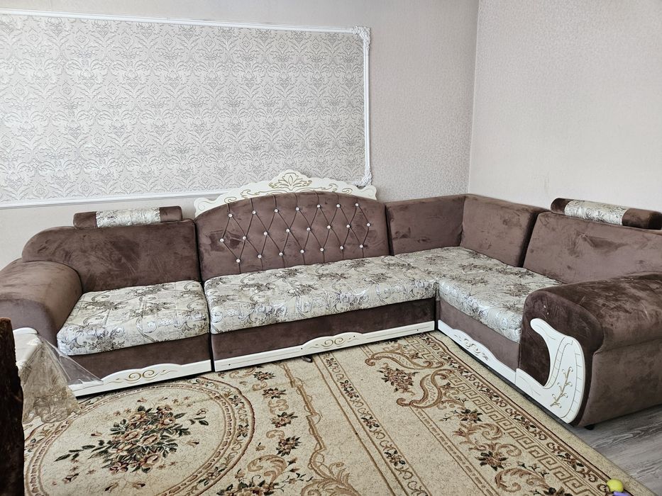 Диван для гостиной