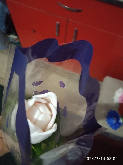 Чиройли ясалган гуллар хушбуй