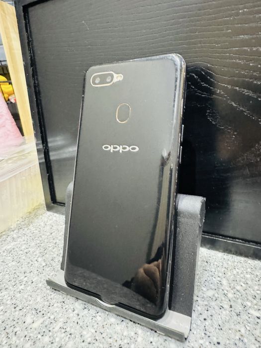 Продаю сотовый телефон