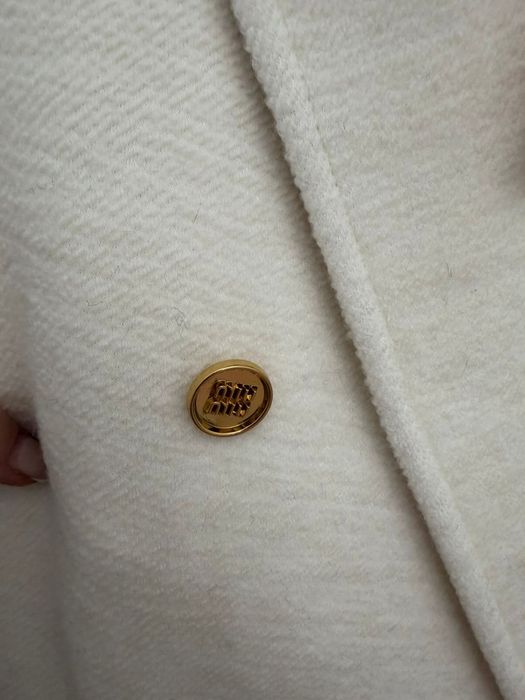 Продам Пальто Miu Miu