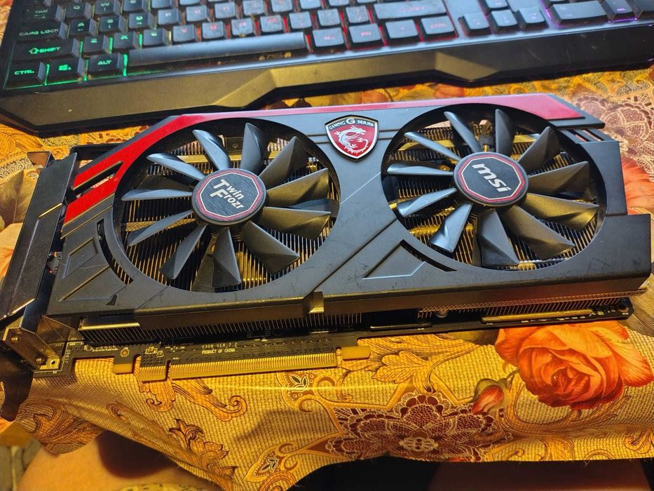 Placa video MSI R9 290