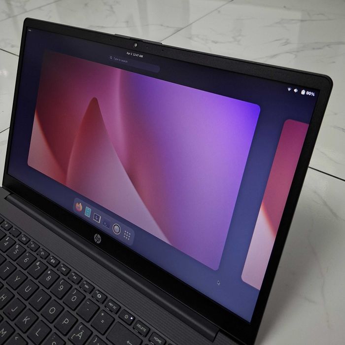 Laptop HP 15-fc0030nq cu procesor AMD Ryzen™ 3 7320U pana la 4.10 GHz 15.6 Full HD, 8GB LPDDR5, 512GB SSD, AMD Radeon™ 610M