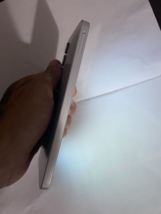 Iphone 12 si Samsung A16