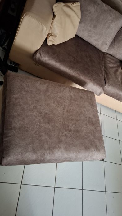 Разтеготелен диван естествена кожа и табуретка