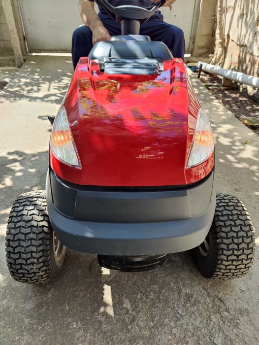 Продава се тракторна косачка