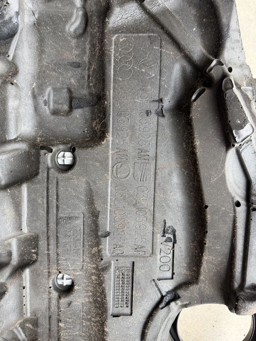 Капак на двигател Volkswagen 2.0 TDI