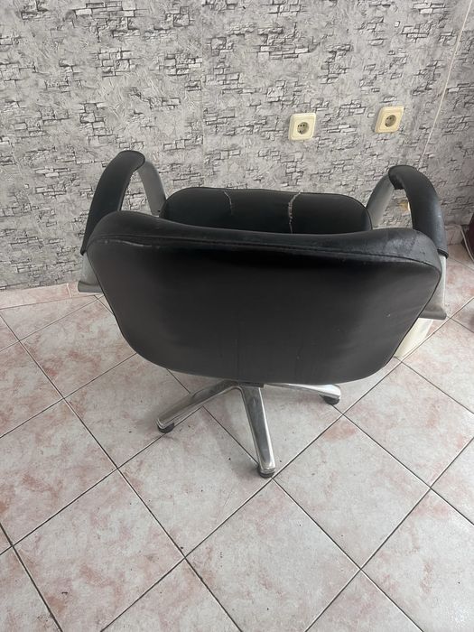 Продавам Фризьорски стол