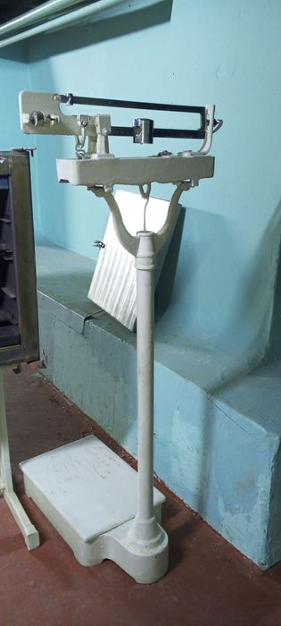 Весы старые работают