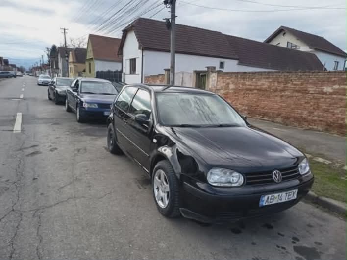 Vand golf 4 1.9 disel 101 cai itp si asigurare valabile an 2003