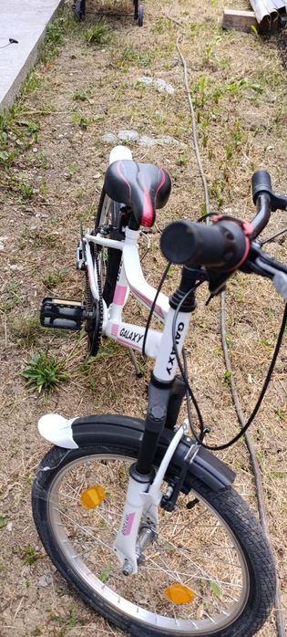 Vând bicicletă fete