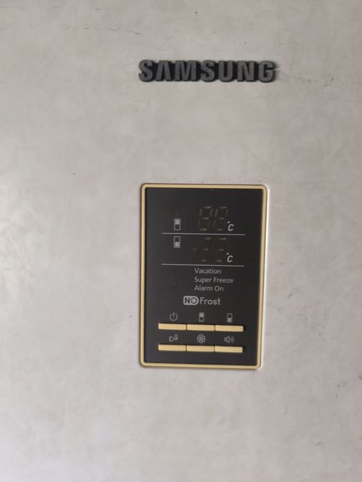 Холодильник Samsung нерабочий