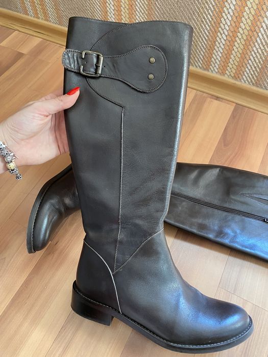 Дамски кожени ботуши