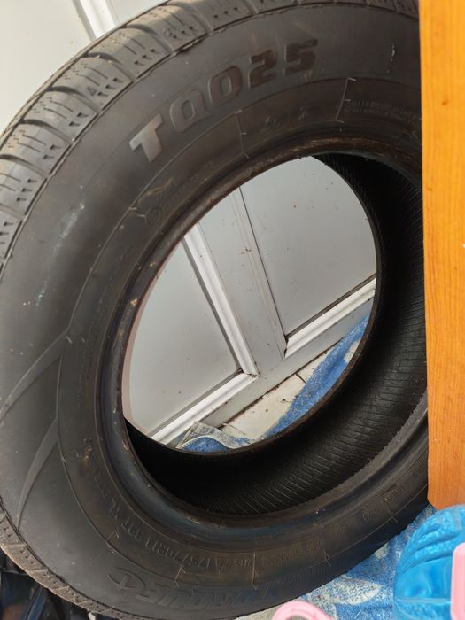 Vand 2 anvelope in stare buna