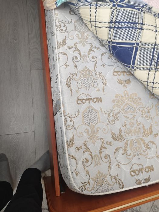 Кровать с зеркалом