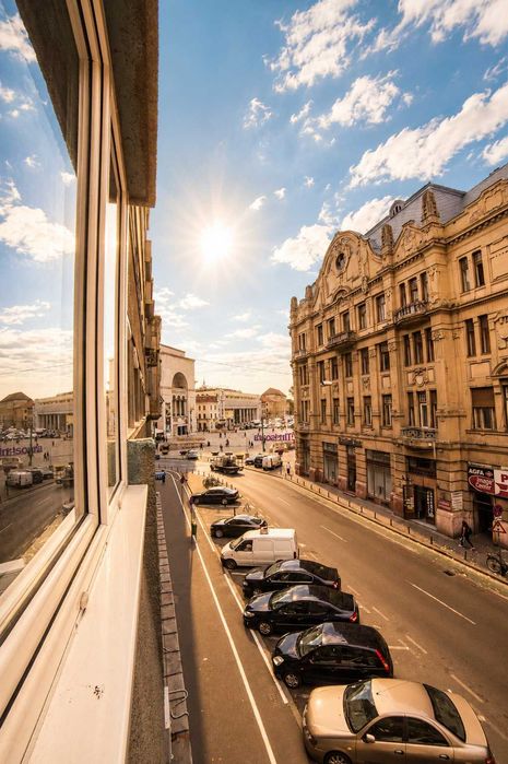 Apartament 3 camere – Piața Operei | Etaj intermediar | Lift | Curte privată | Teren în proprietate