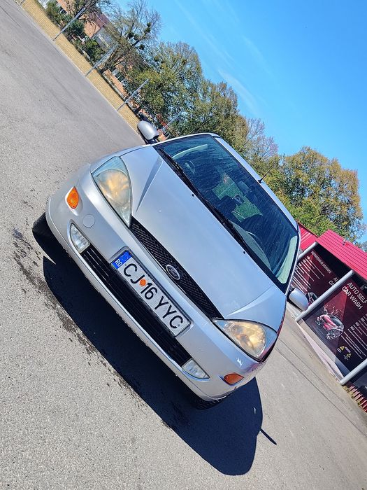 Vând Ford focus an 2003