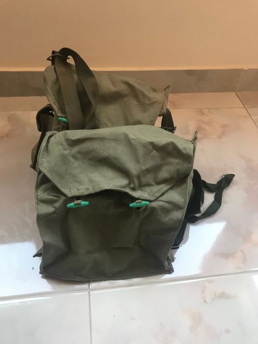 Стари военни предмети-манерка, противогаз, сумка и др.