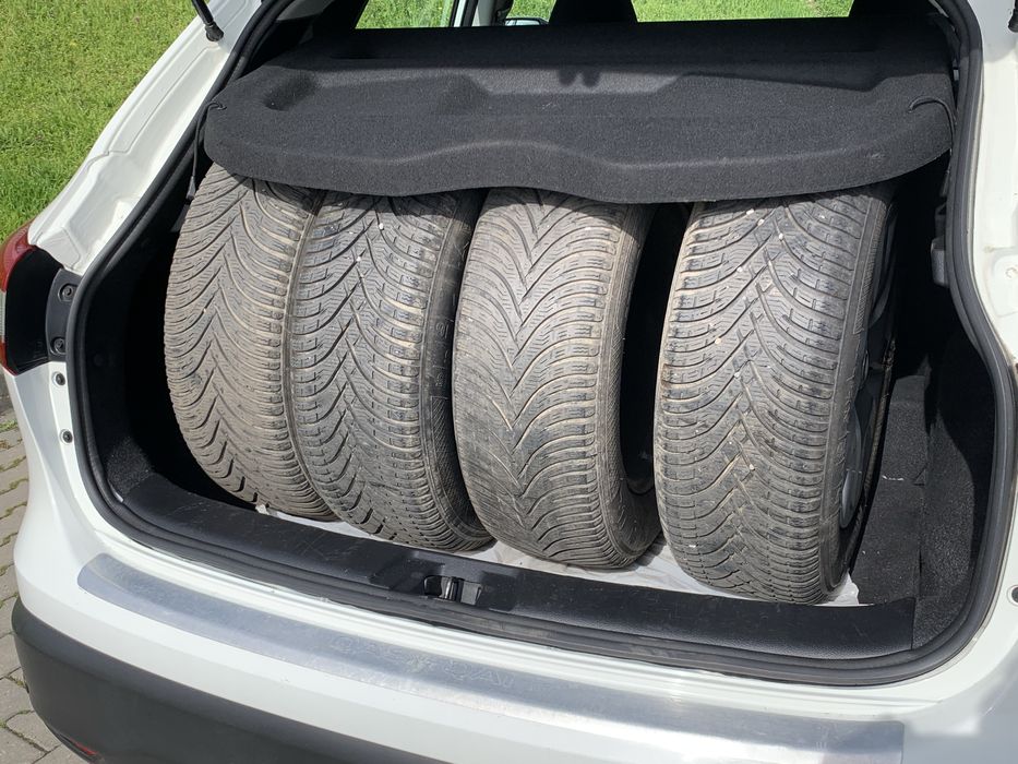 Nissan Quashqai DIG-TX TRAIL AUTOMAT    1,2 Benzină /115 Cp