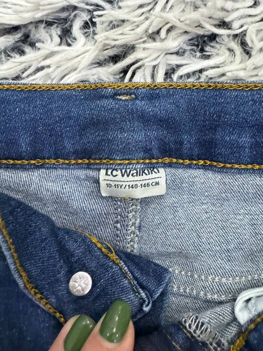 Продаются детские джинсы