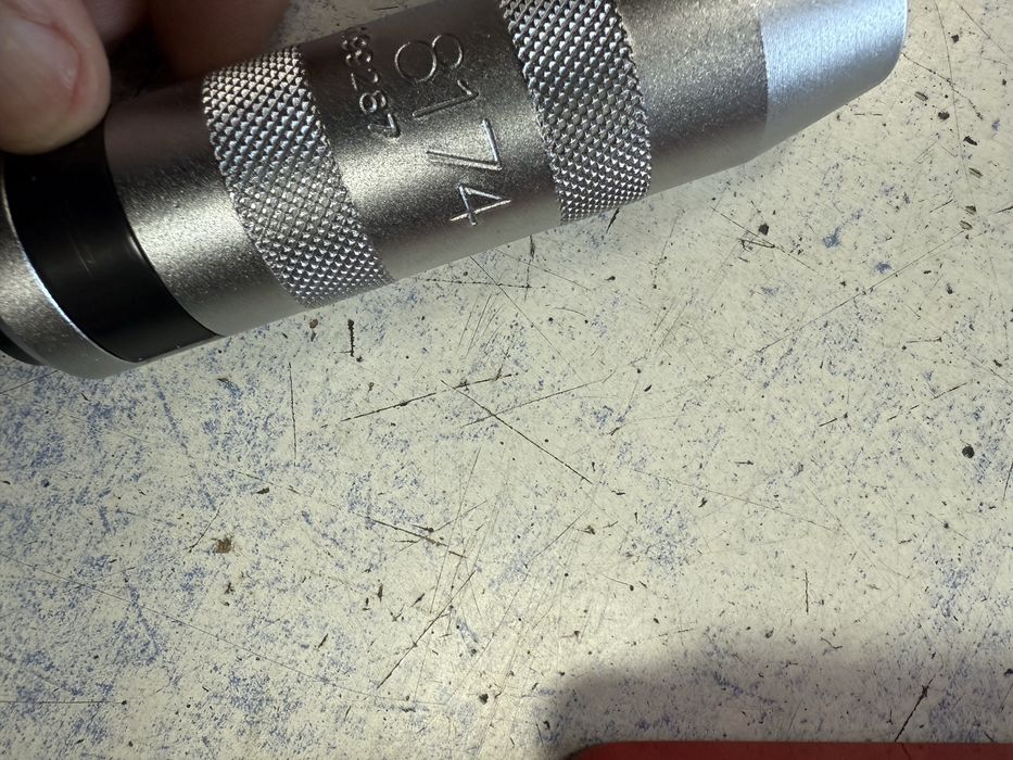 Ударна отверка Force с 4 накрaйника