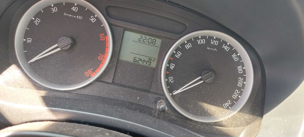 Skoda Fabia 1,2 i
2007, Бензин, Ръчни скорости, 70к.с. За части