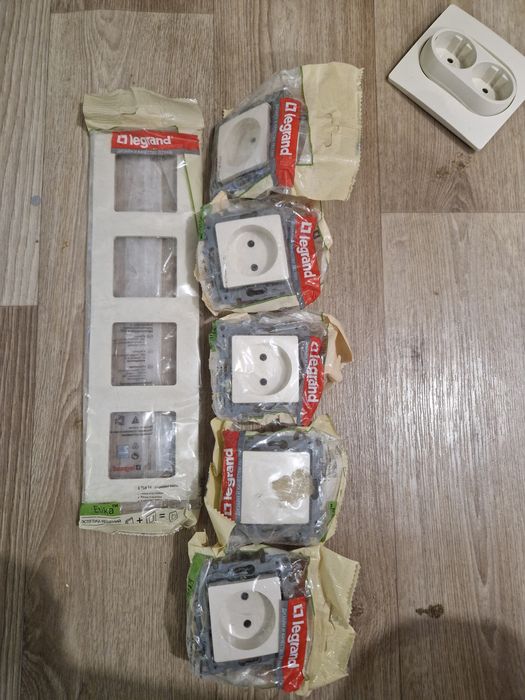 Розетки набор в комплекте