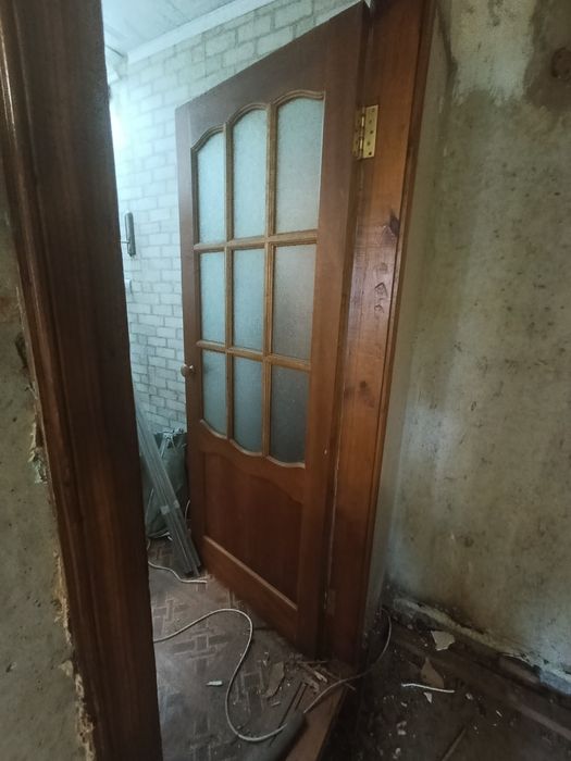 Двери межкомнатные б.у