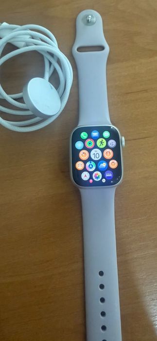 Смарт часы Apple оригинал в идеальном состоянии.