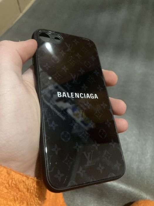 Vand Husa Balenciaga Louis Vuitton