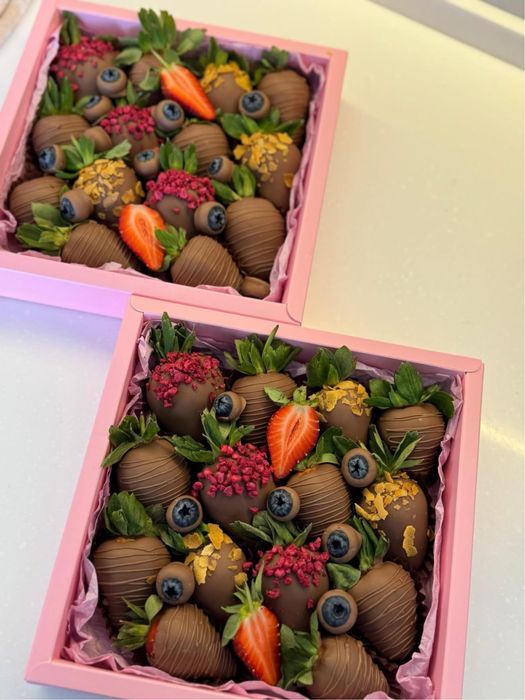 Клубника в шоколаде Астана