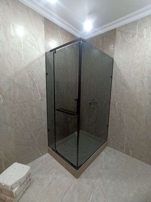 Стеклянные душ кабины