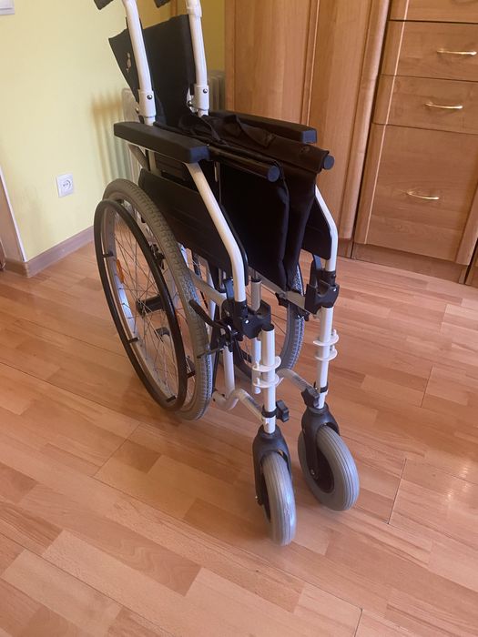 Инвалидная коляска