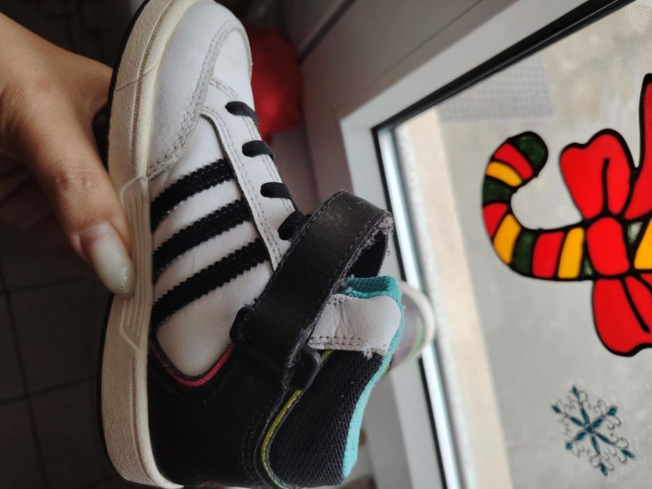 Детски обувки тип кецове Adidas