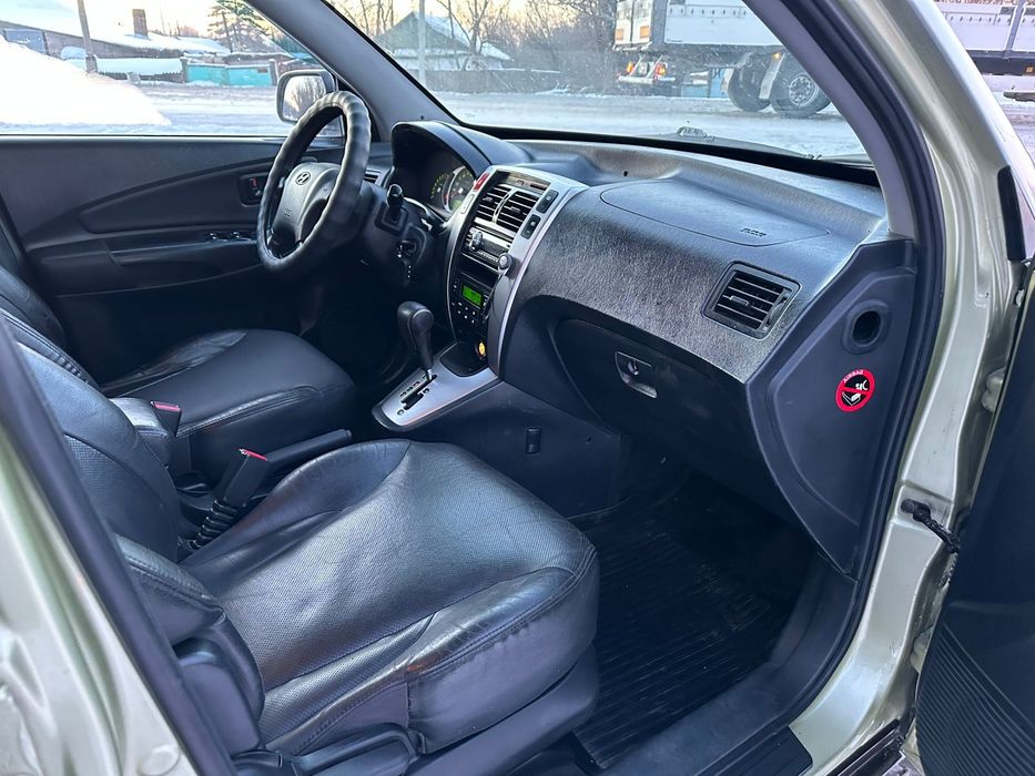 Хундай туксун 2005г 2.7об