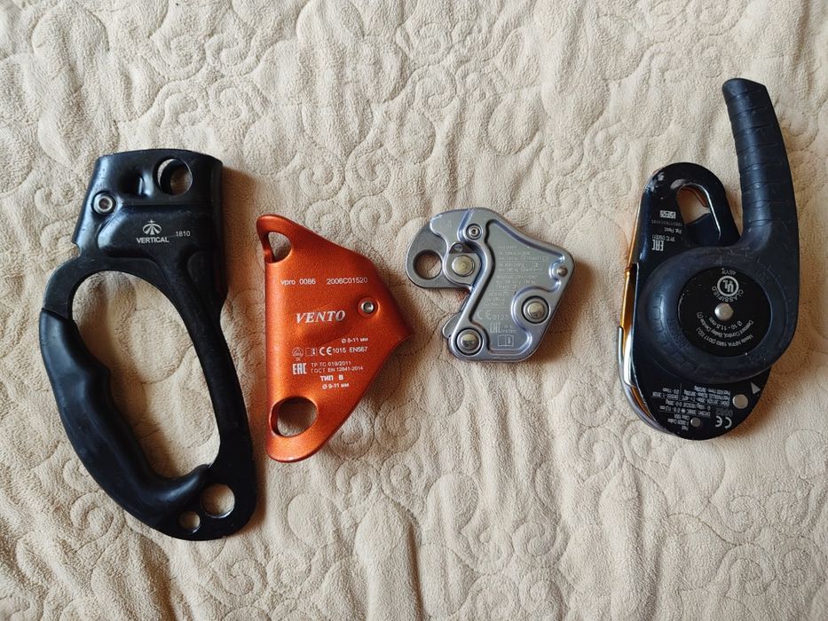 Альпинистское снаряжение.