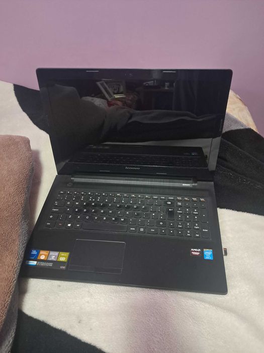 Laptop lenovo 700 de lei