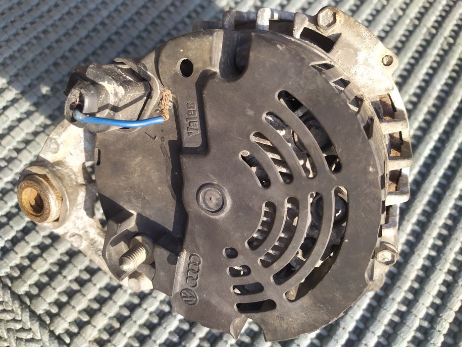 Ауди А6 С5 генератор