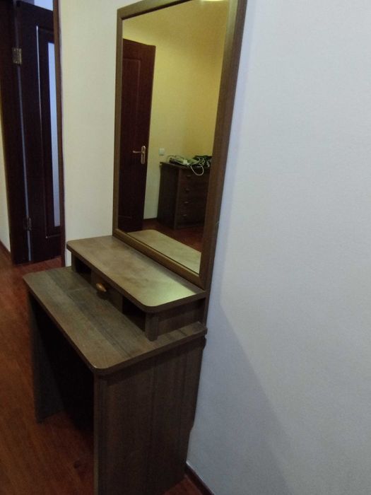 трюмо с зеркалом