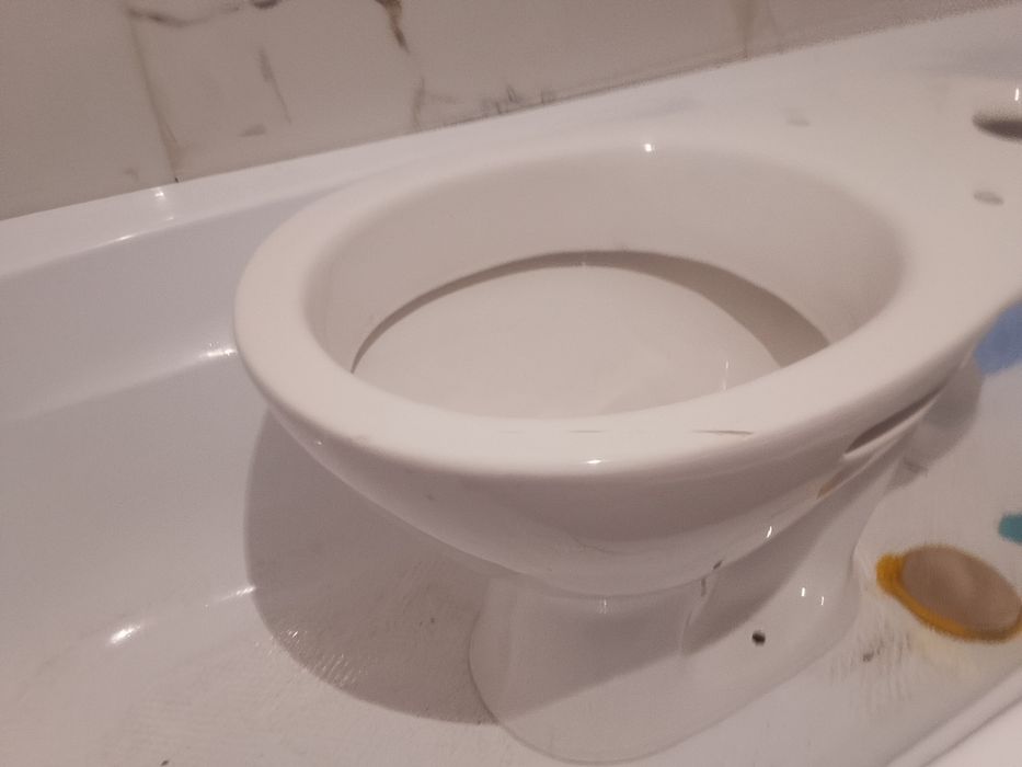 Продам  унитаз в хорошем состоянии