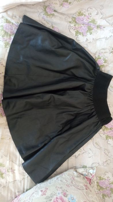 Кожаная юбка до колен