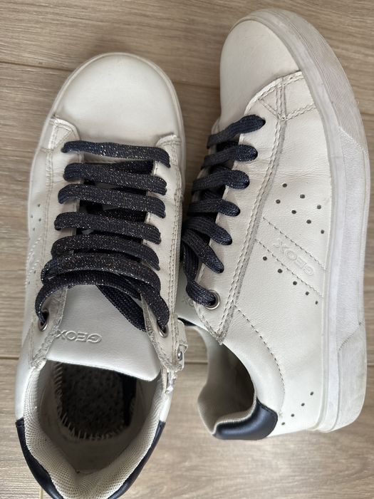 Дамски обувки-спортни и елегантни