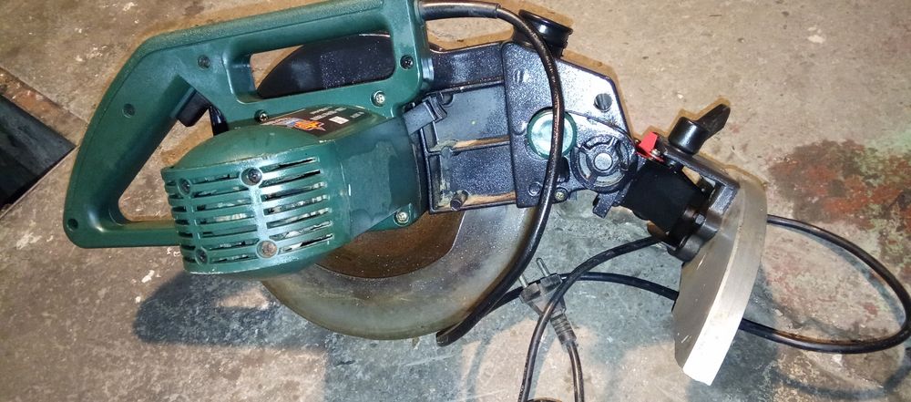 Пендула мощ 1200в.работеща- без плот