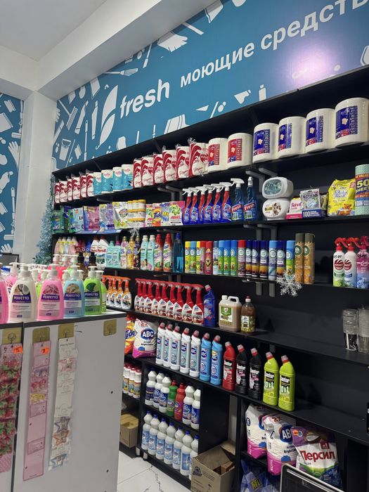 Стеллажи и полки для магазина