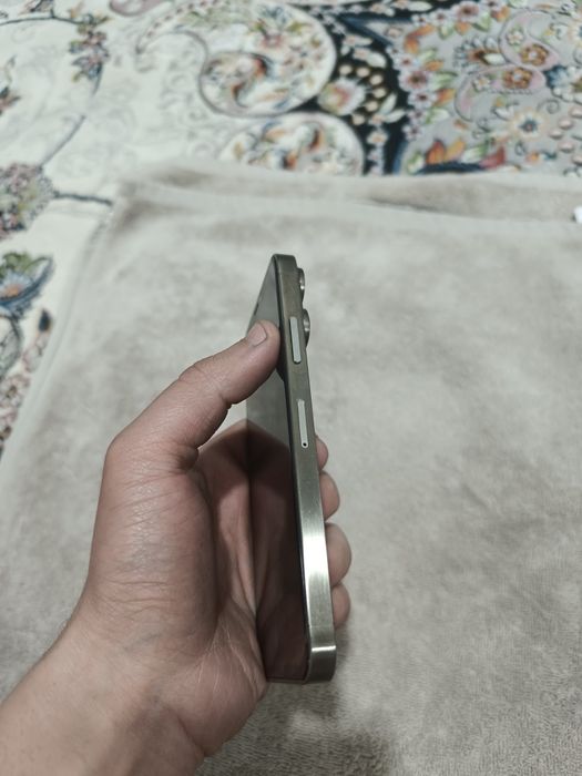 iPhone X 16 Pro korpusda