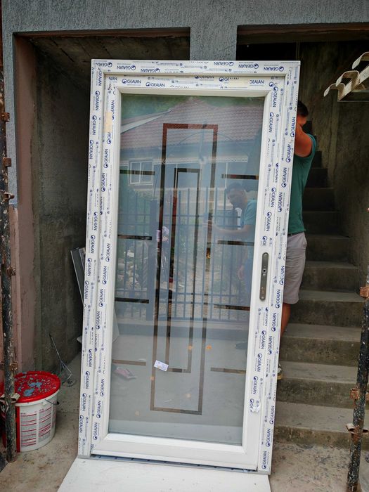 Tamplarie pvc-usi acces