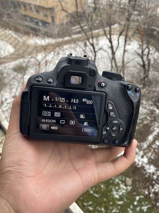 Фотоаппарат CANON EOS 700D