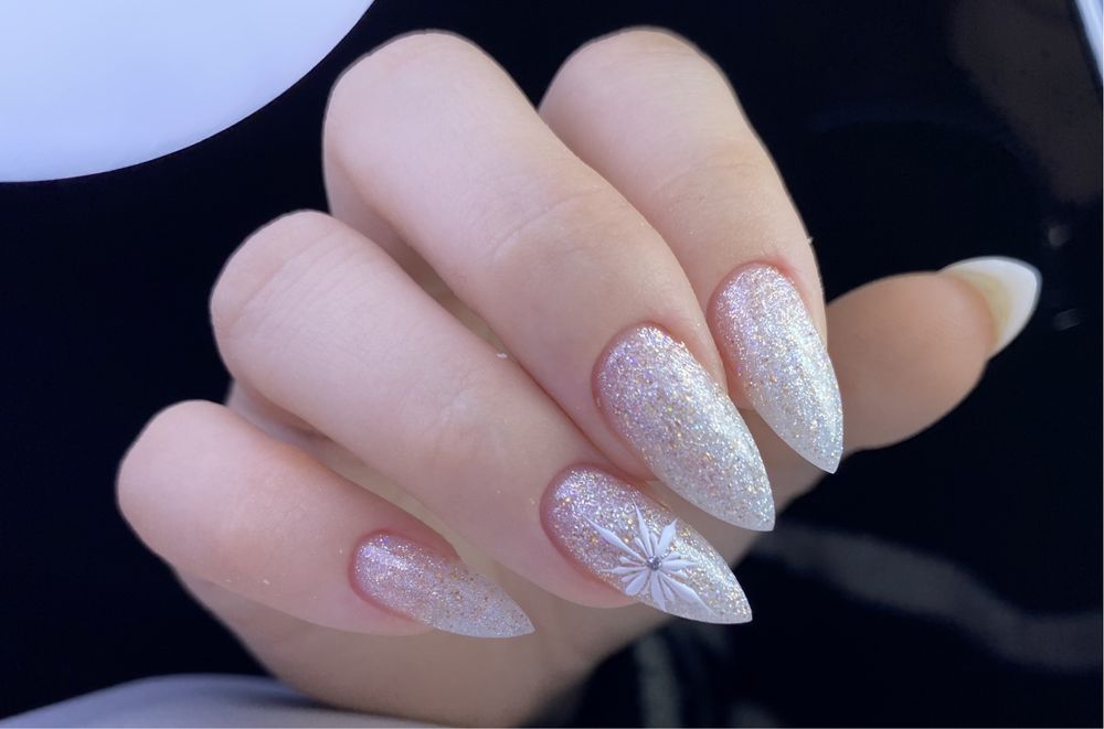 Маникюр+ укрепление+ покрытие -6000тг