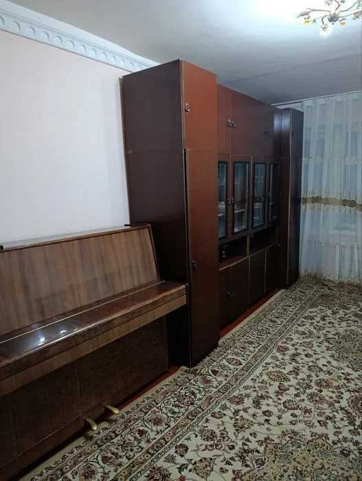 Нукис ккинотеатр йонида 1 хонали квартира арзон нархда сотилади !!