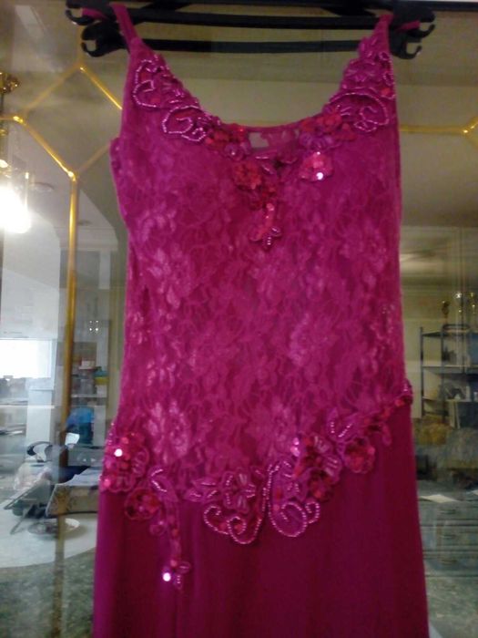 Дълга елегантна рокля- за бал или др.официален случай-циклама