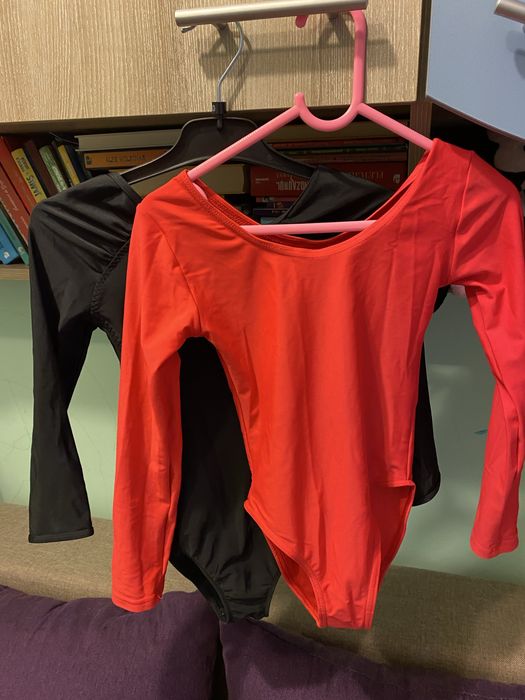 Vand un set de 3 body cu maneca lunga, pt micute balerine/gimnaste